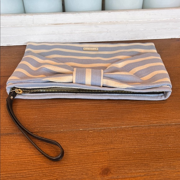 Kate Spade On Purpose Sailing Stripe Bow Wristlet. - Picture 8 of 8